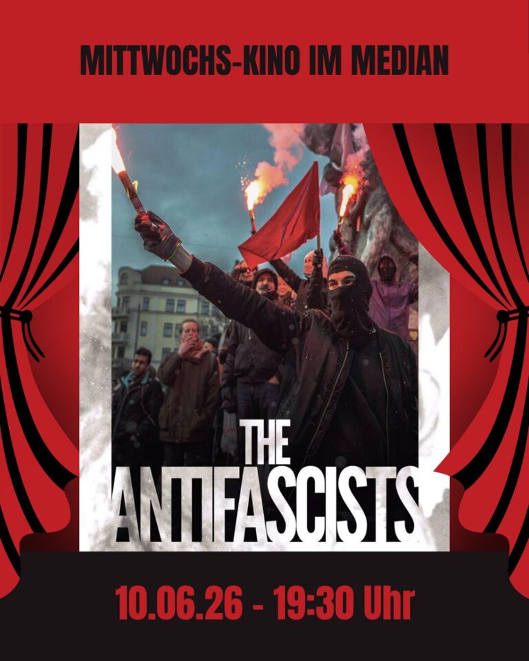 Sharepic für das Mittwochskino in der Mitte ist ein Filmplakat für "The Antifascists" und links und rechts davon ist ein schwarz-roter Vorhang